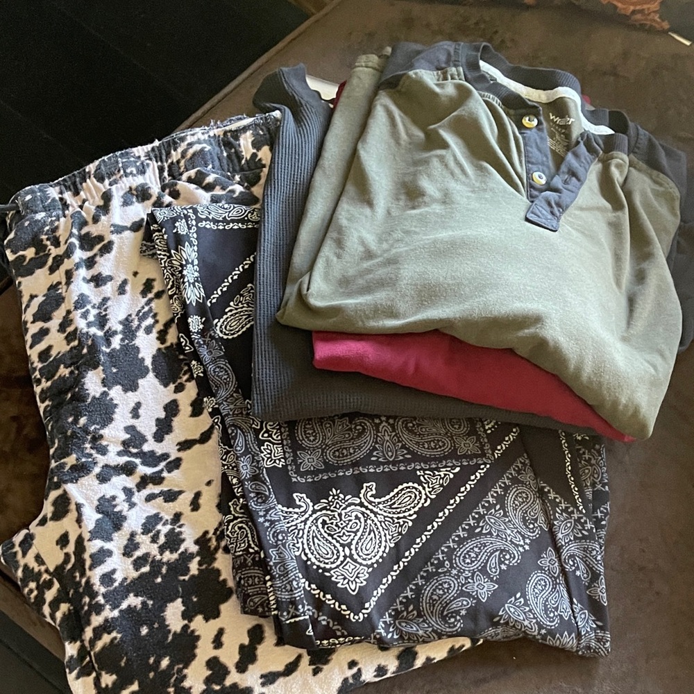 Wrangler Black and White sleep wear
